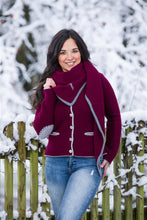 Lade das Bild in den Galerie-Viewer, Merinostrickjacke Mirabell - bordeaux