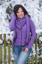 Lade das Bild in den Galerie-Viewer, Merinostrickjacke Attersee - veilchen