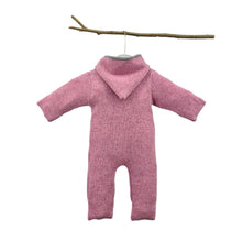 Lade das Bild in den Galerie-Viewer, Herzchenstrampler superweich rosa
