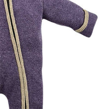 Lade das Bild in den Galerie-Viewer, Herzchenstrampler superweich veilchen