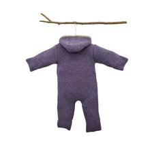 Lade das Bild in den Galerie-Viewer, Herzchenstrampler superweich veilchen