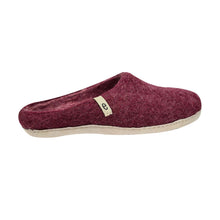 Lade das Bild in den Galerie-Viewer, Wollfilzhausschuhe bordeauxrot