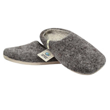 Lade das Bild in den Galerie-Viewer, Filzhausschuhe in hellbraun meliert